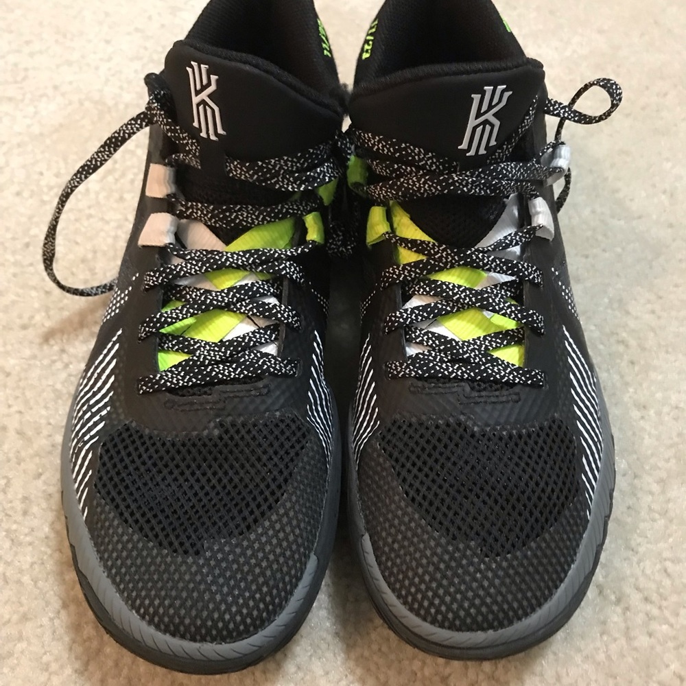 Nike men’s Kyrie Irving basketball shoes